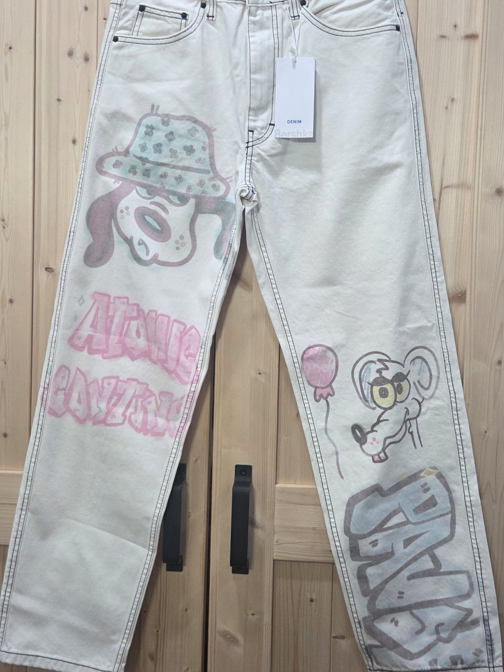 Bershka Cream Wide-Leg Jeans with Pastel Graphic Art - Picture 2 of 6